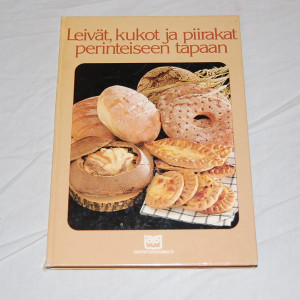 Leivät, kukot ja piirakat perinteiseen tapaan